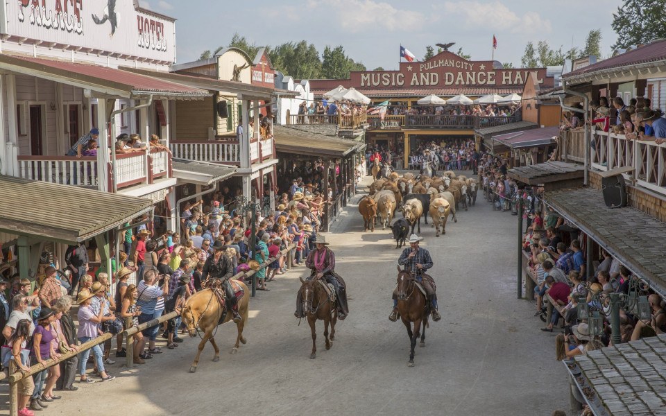 Pullman City Western Theme Town: A Uniquely Bavarian Adventure