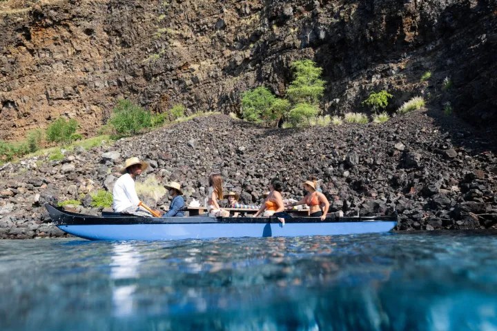Private Outrigger Canoe Expedition Along Wallis's Barrier Reef