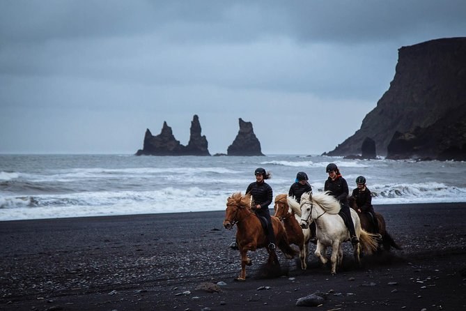 Coastal Cycling the Black-Sand Bays of Uvéa: Private Guided Ride