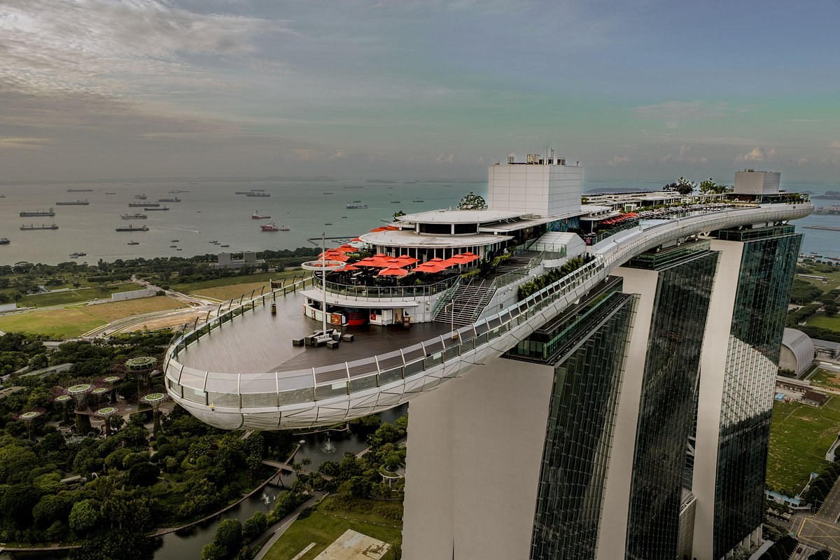 Marina Bay Sands SkyPark: Observation Deck & Rooftop Swim