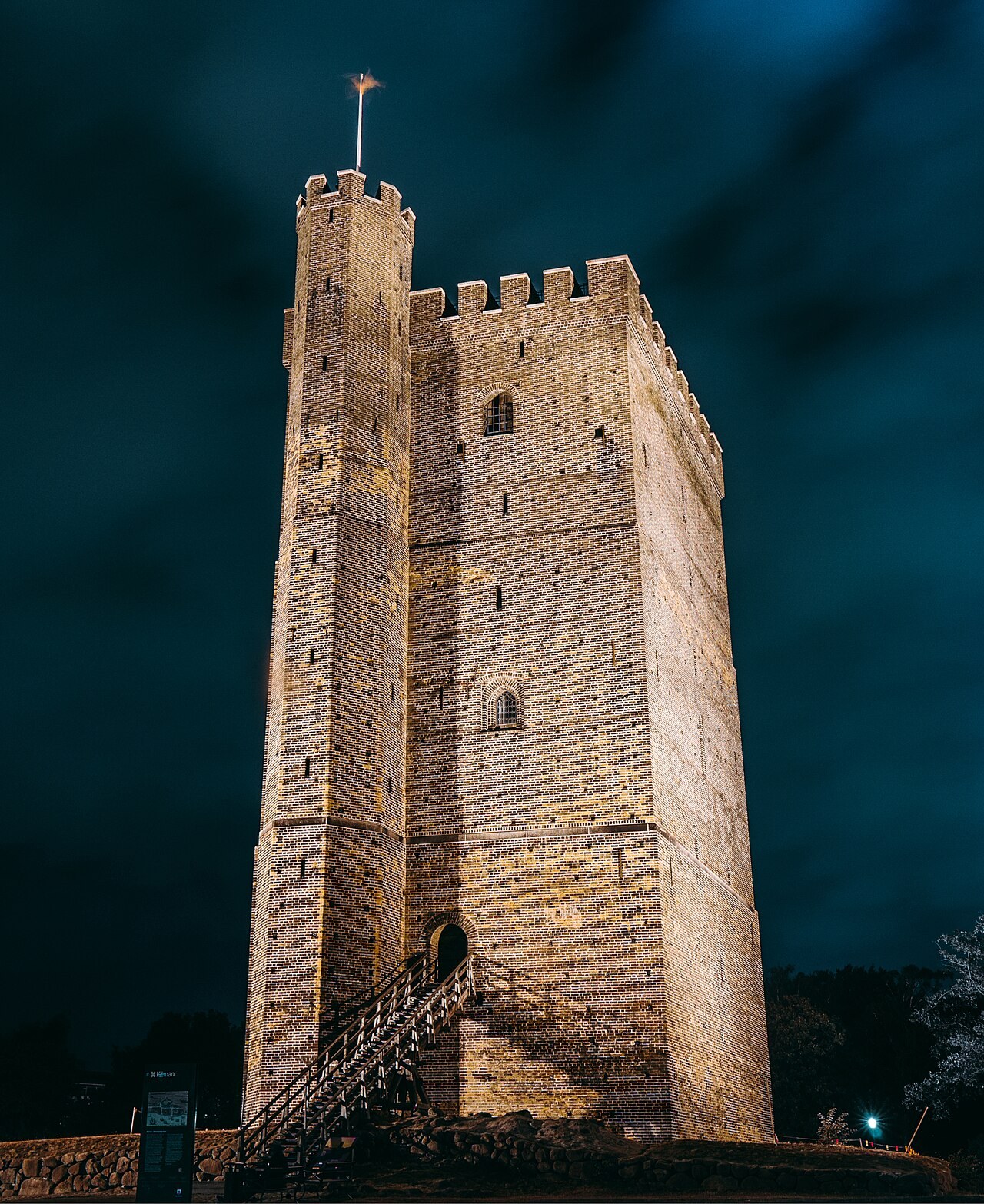 Kärnan Medieval Tower: Helsingborg's Viking-Age Skyline Climb