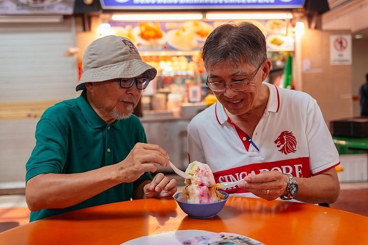 Private Heritage Food Walk: Hawker Centres & Historic Neighbourhoods