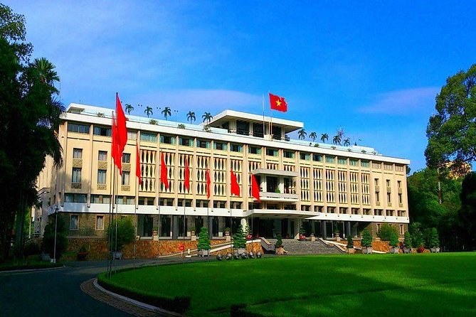 Reunification Palace & War Remnants Museum: Private Guided Deep Dive