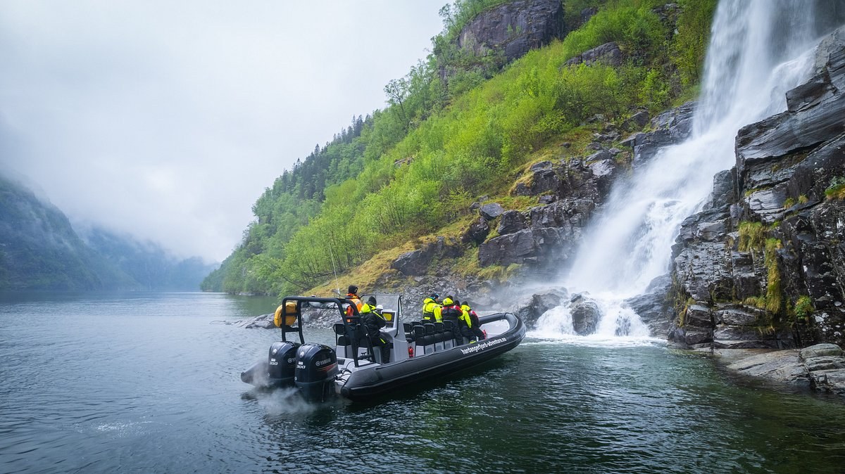 Hardangerfjord Private Boat Charter: Bespoke Fjord Journey