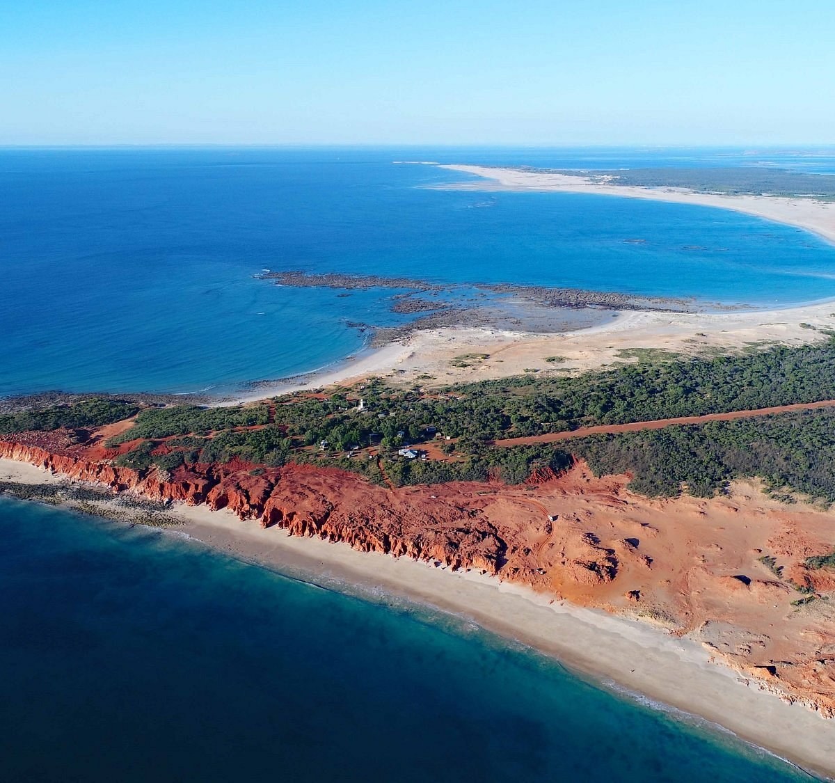 Cape Leveque 4WD Expedition: Dampier Peninsula Red Cliffs & Turquoise Sea