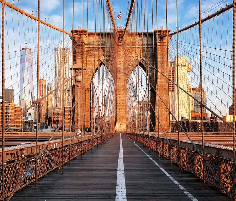 Brooklyn Bridge & DUMBO: Private Walking & Food History Tour