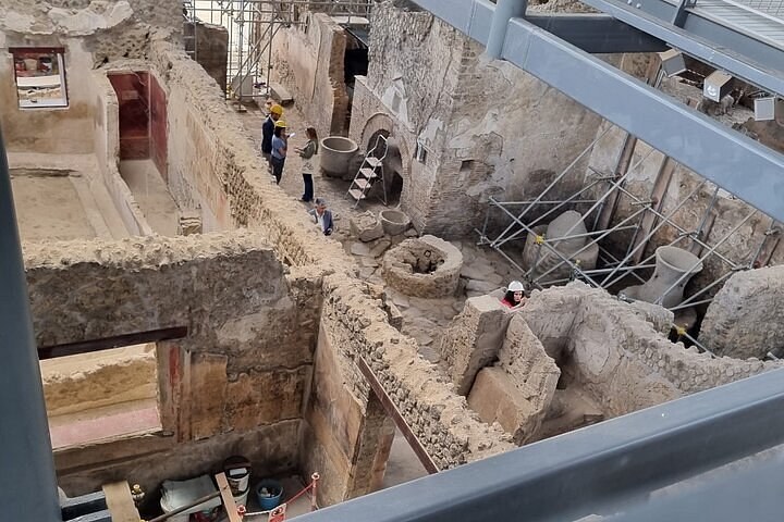 Private Pompeii Excavations: After-Hours Expert Access