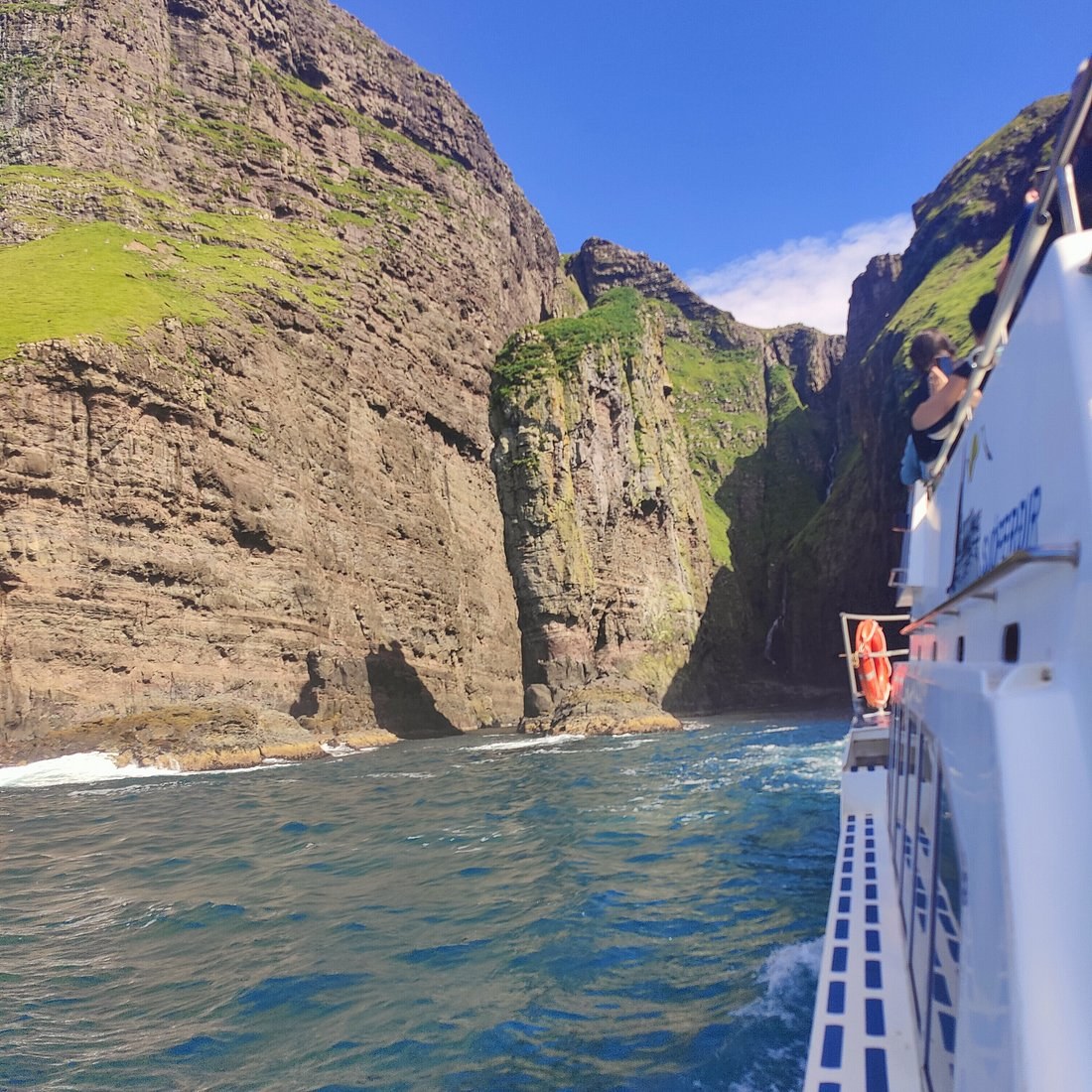 Vestmanna Sea Cliffs: Private Boat Into the Bird Caves