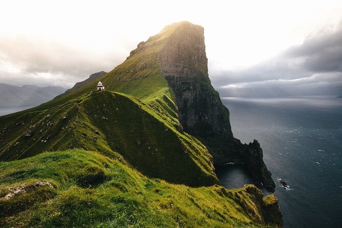 Kallur Lighthouse & Kalsoy Island: 5-Hour Private Guided Hike