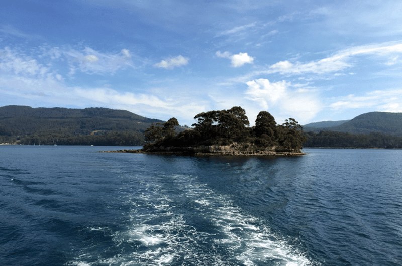 Isle of the Dead & Point Puer: Private Guided Heritage Boat Tour
