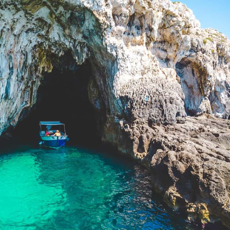 Syracuse Sea Caves & Ortigia: Private Boat Tour