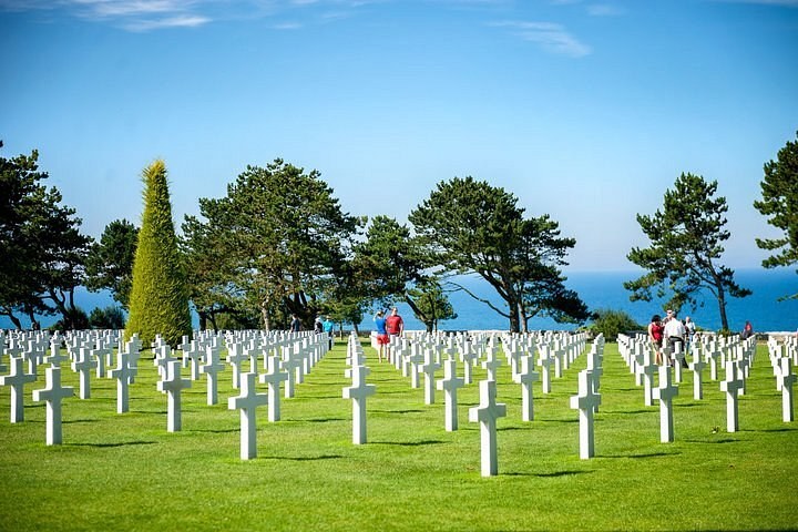 Normandy D-Day Beaches & American Cemetery Private Tour