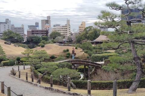 Suizenji Jojuen Garden: Private Dawn Stroll with Tea Ceremony