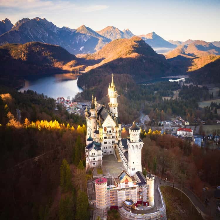 Neuschwanstein Castle: Private Royal Guided Tour + Summit Views