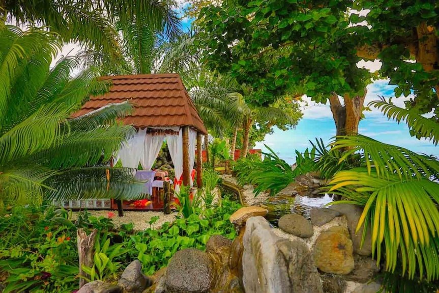 Taveuni, Fiji: The Garden Isle Day Charter — Private Yacht & IDL Monument