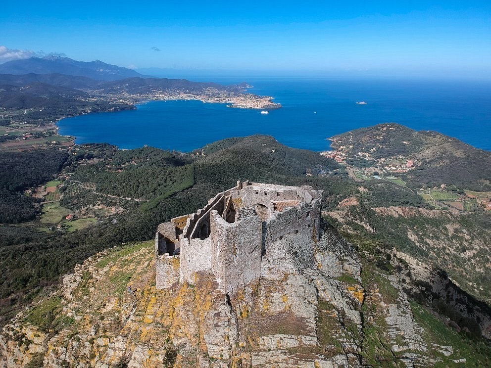 Castello del Volterraio: Guided Hike to Elba's Medieval Fortress