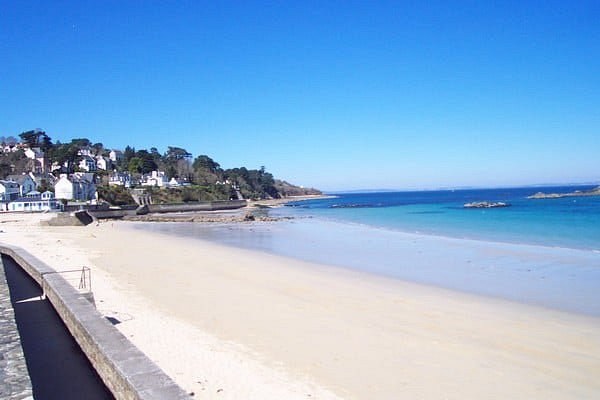 Plage des Sables Blancs: Sea-Kayak & Coastal Cliffs Paddle