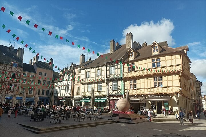 Private Walking Tour of Chalon's Medieval Old Town with Official Guide
