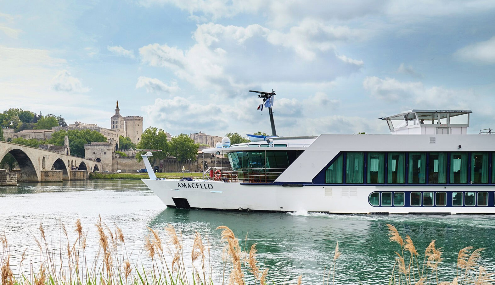 Saône River Boat Excursion: Private Cruise Through Burgundy's Waterways