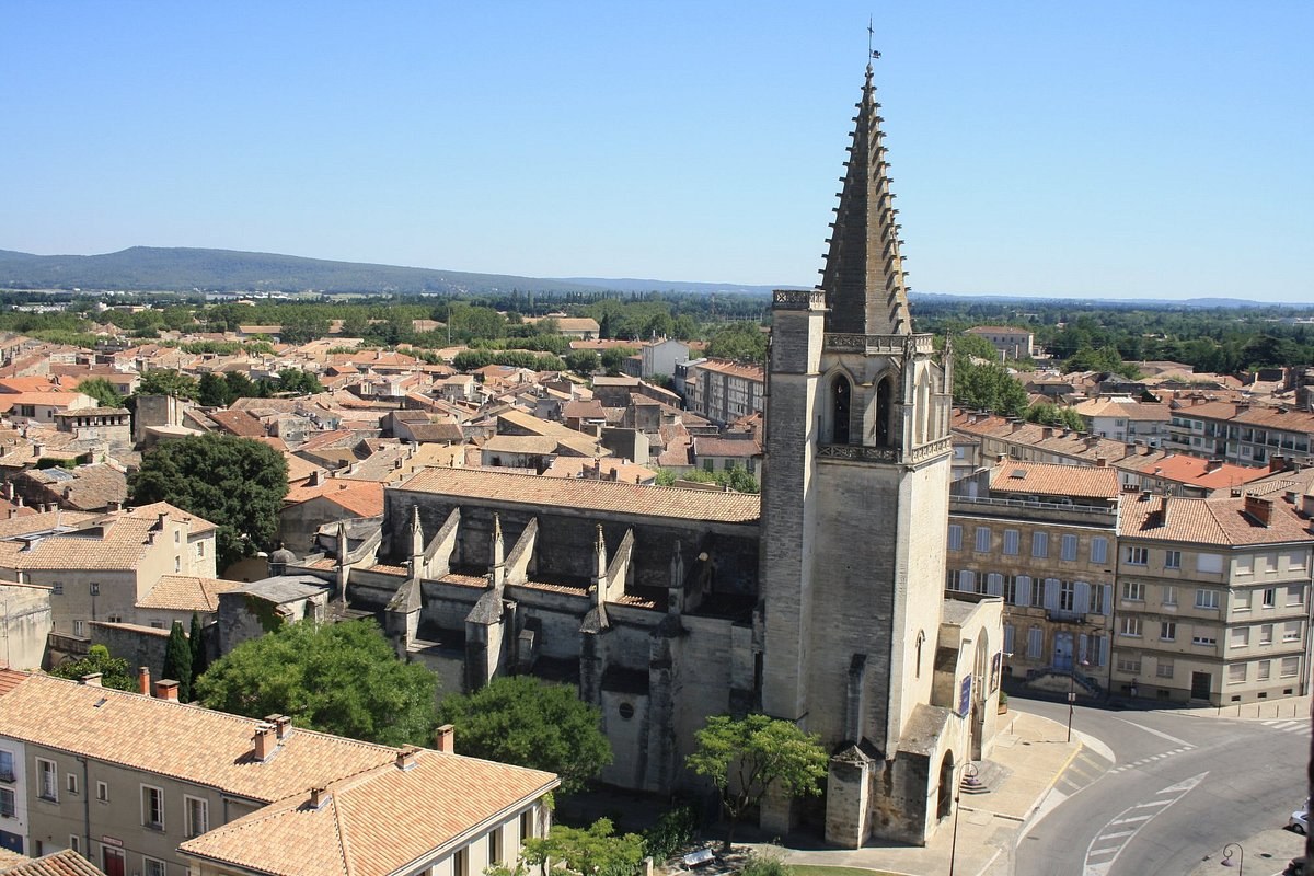 Église Sainte-Marthe & Tarasque Legend: Private Old-Town Walking Tour