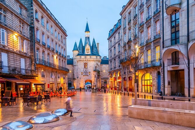 Bordeaux at Your Own Pace: Chauffeured Transfer from Le Verdon