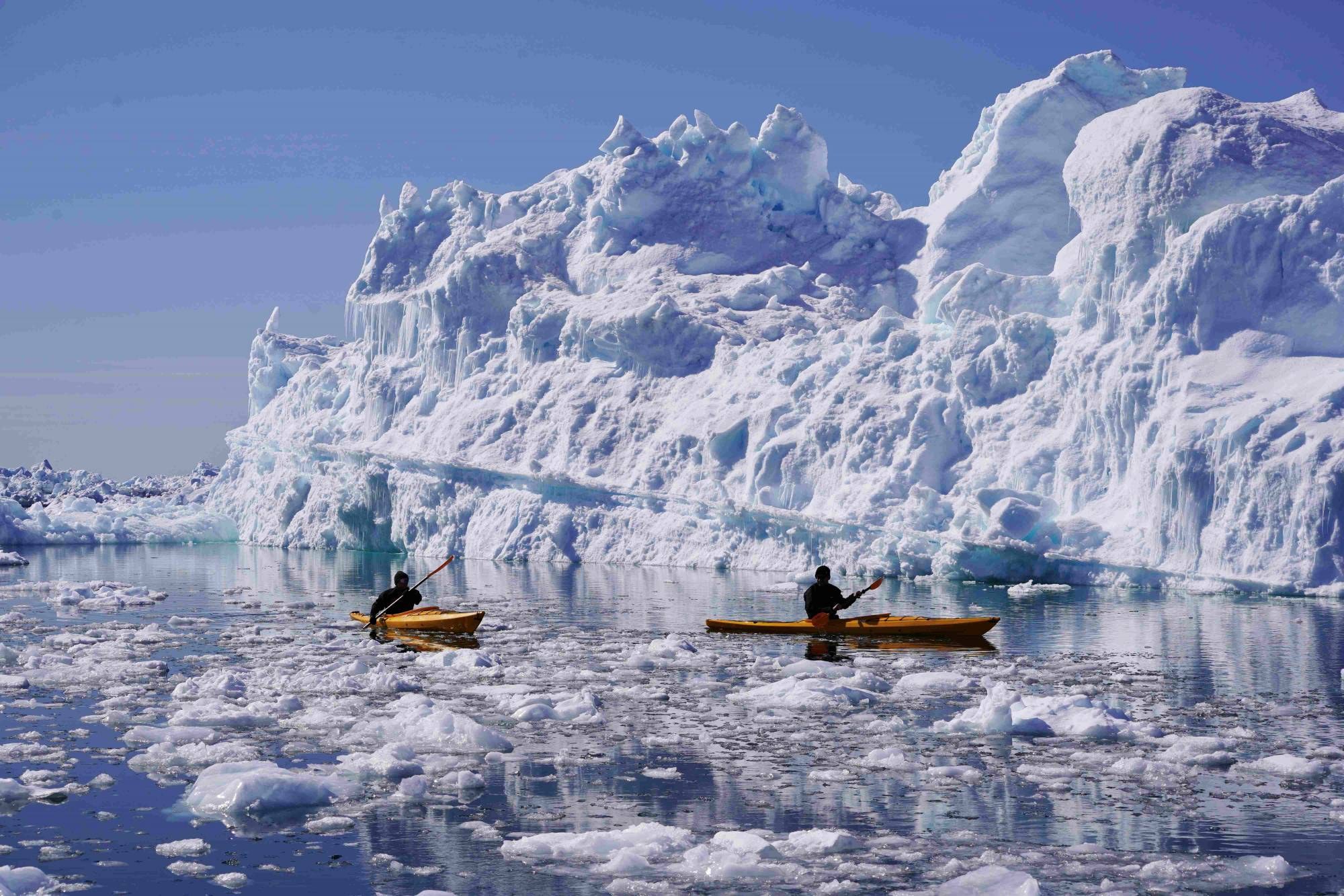 Arctic Kayak Among Icebergs: Kangikitsok Private Paddle