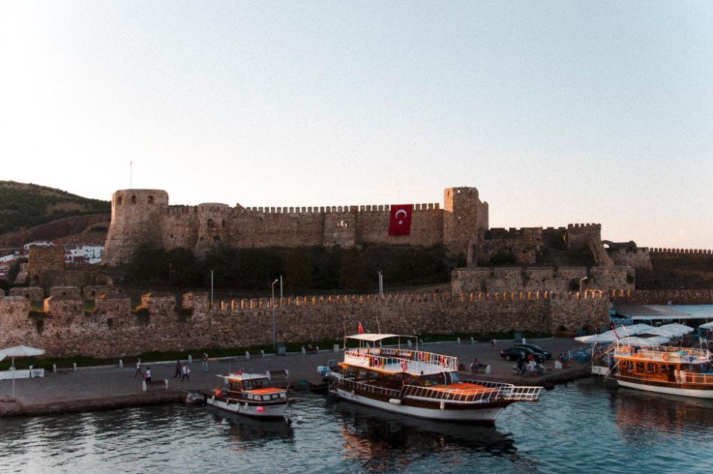 Private Full-Day Island Tour: Castle, Vineyards & Ayazma Beach
