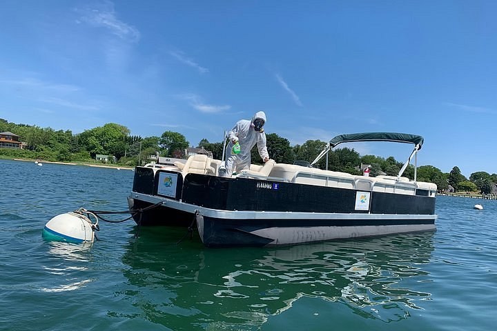 Private Harbor & Estate Cruise: Edgartown by Water