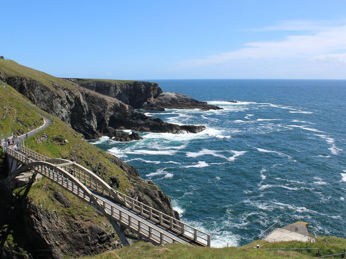Mizen Head Signal Station: Ireland's Dramatic Southwestern Tip