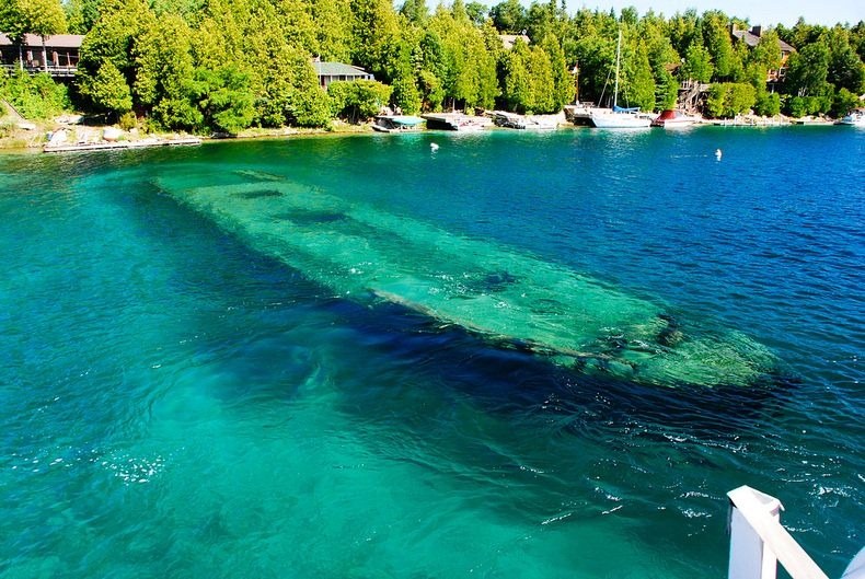 Big Tub Harbour Snorkel: Drift Over 19th-Century Shipwrecks