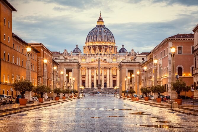 Vatican Museums & Sistine Chapel: Private Dawn Access