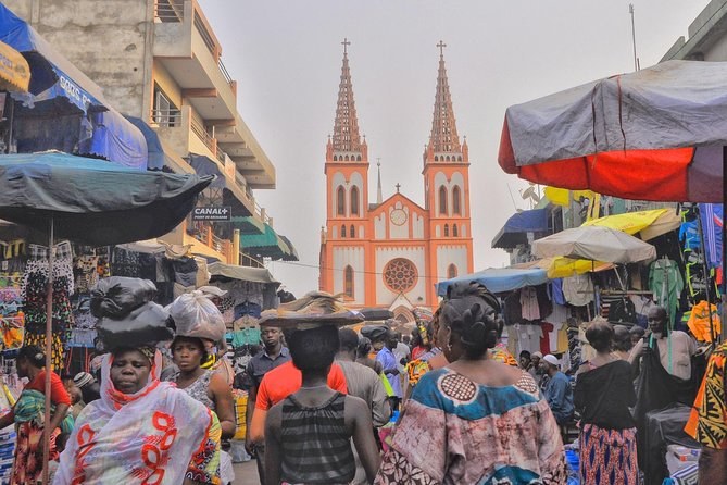 Lomé Grand Marché & Nana Benz Heritage: Private Cultural City Tour