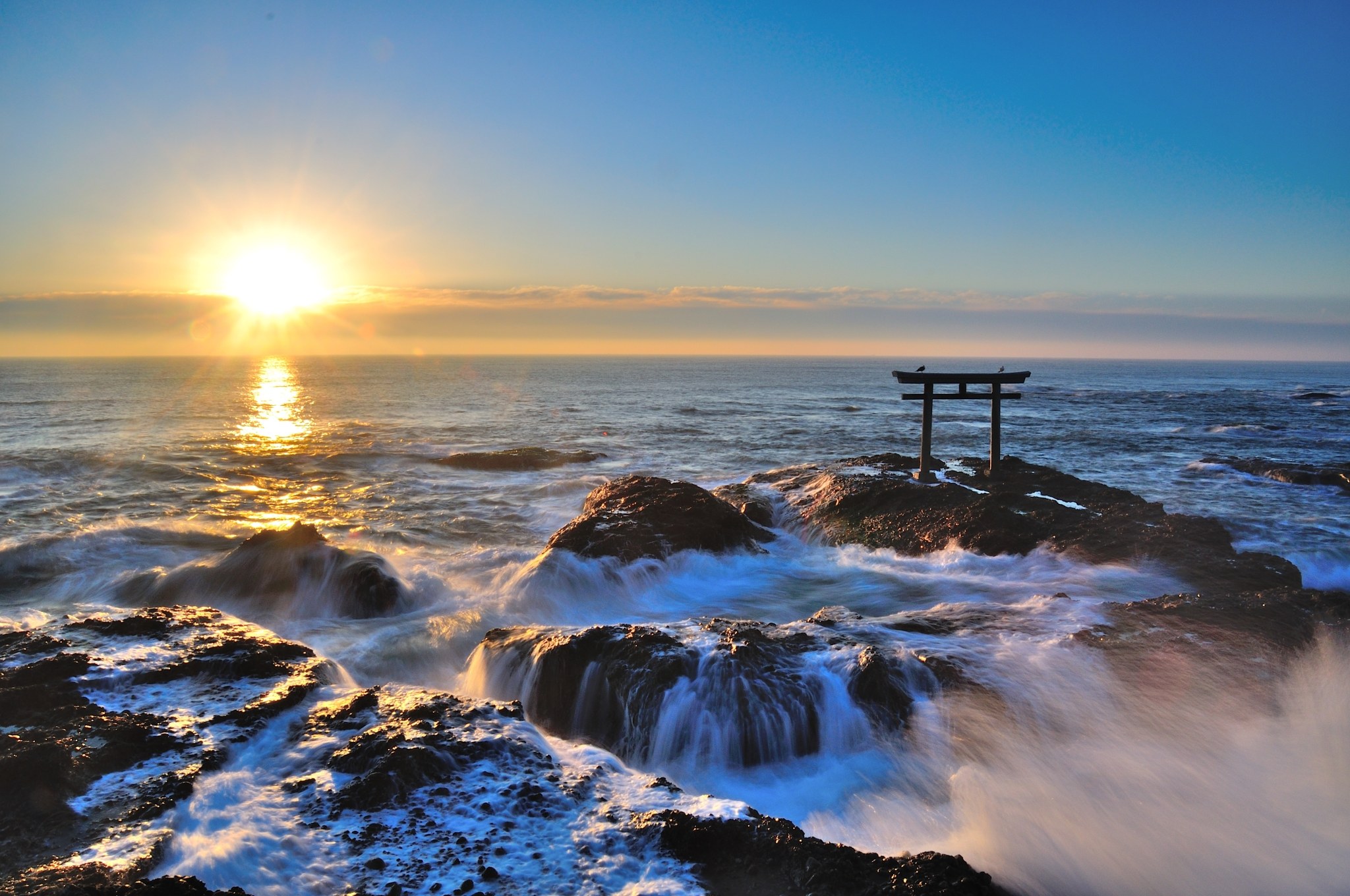 Oarai Isosaki-jinja Sea Shrine: Sacred Rocks & Ritual Dawn