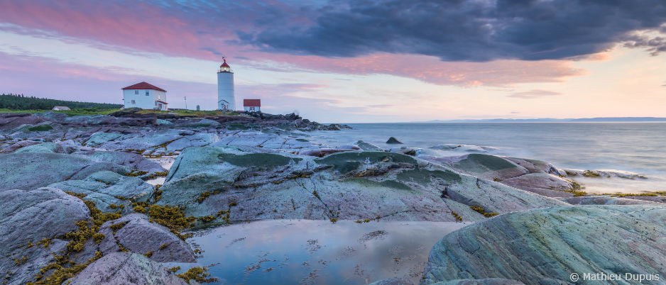 Lighthouse Trail: St. Lawrence Heritage Kayak & Coastal Safari