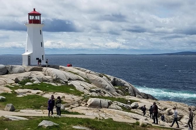 Peggy's Cove, Mahone Bay & Lunenburg: Private Coastal Day