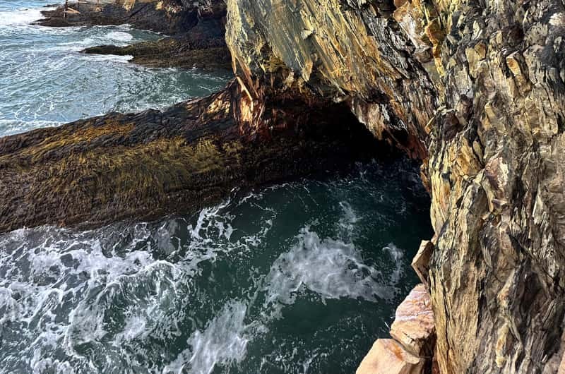 The Ovens Natural Park: Sea Caves & Gold Rush Cliffs