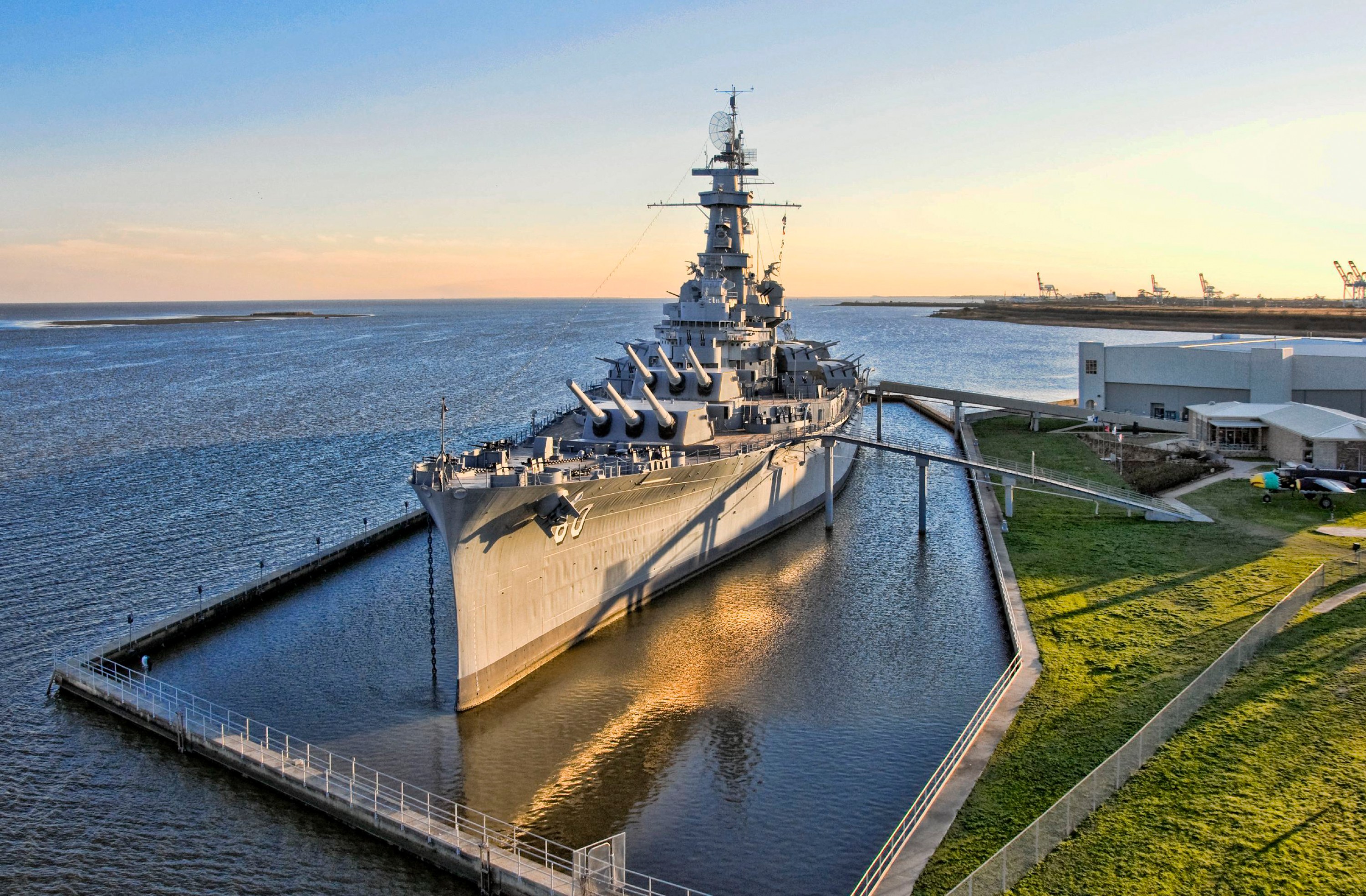 USS Alabama Battleship: Private Guided Tour & Flight Deck Access