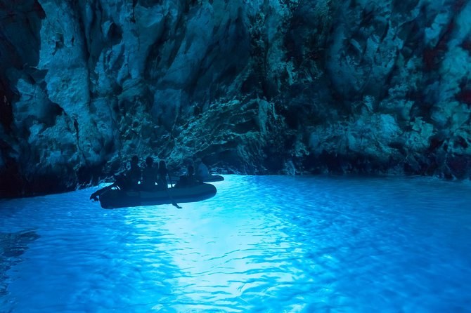 Private Speedboat to the Blue Lagoon & Hidden Sea Caves