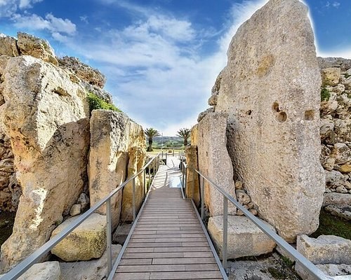 Ġgantija Temples: UNESCO Megalithic Wonder with Expert Guide