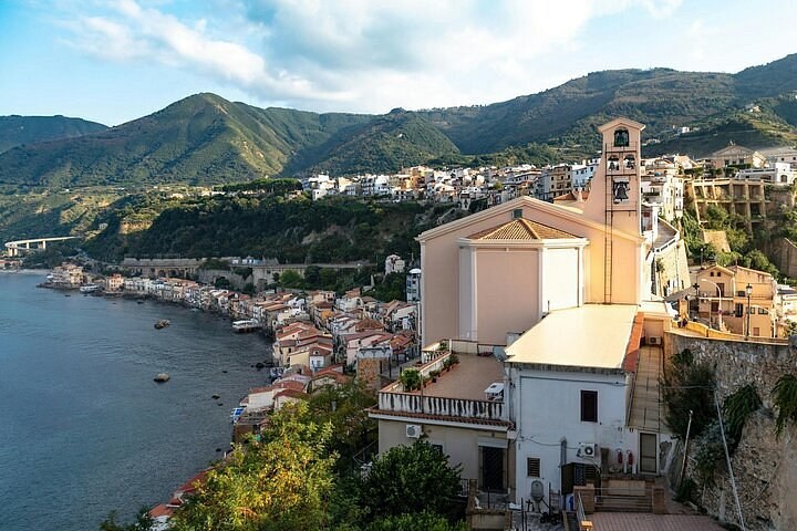 Scilla: Private Guided Half-Day in Italy's Most Dramatic Fishing Village