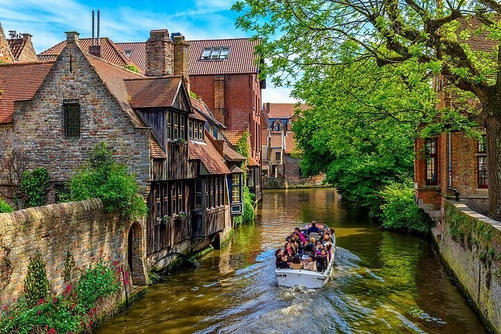 Bruges Private Guided Walking & Canal Boat Tour