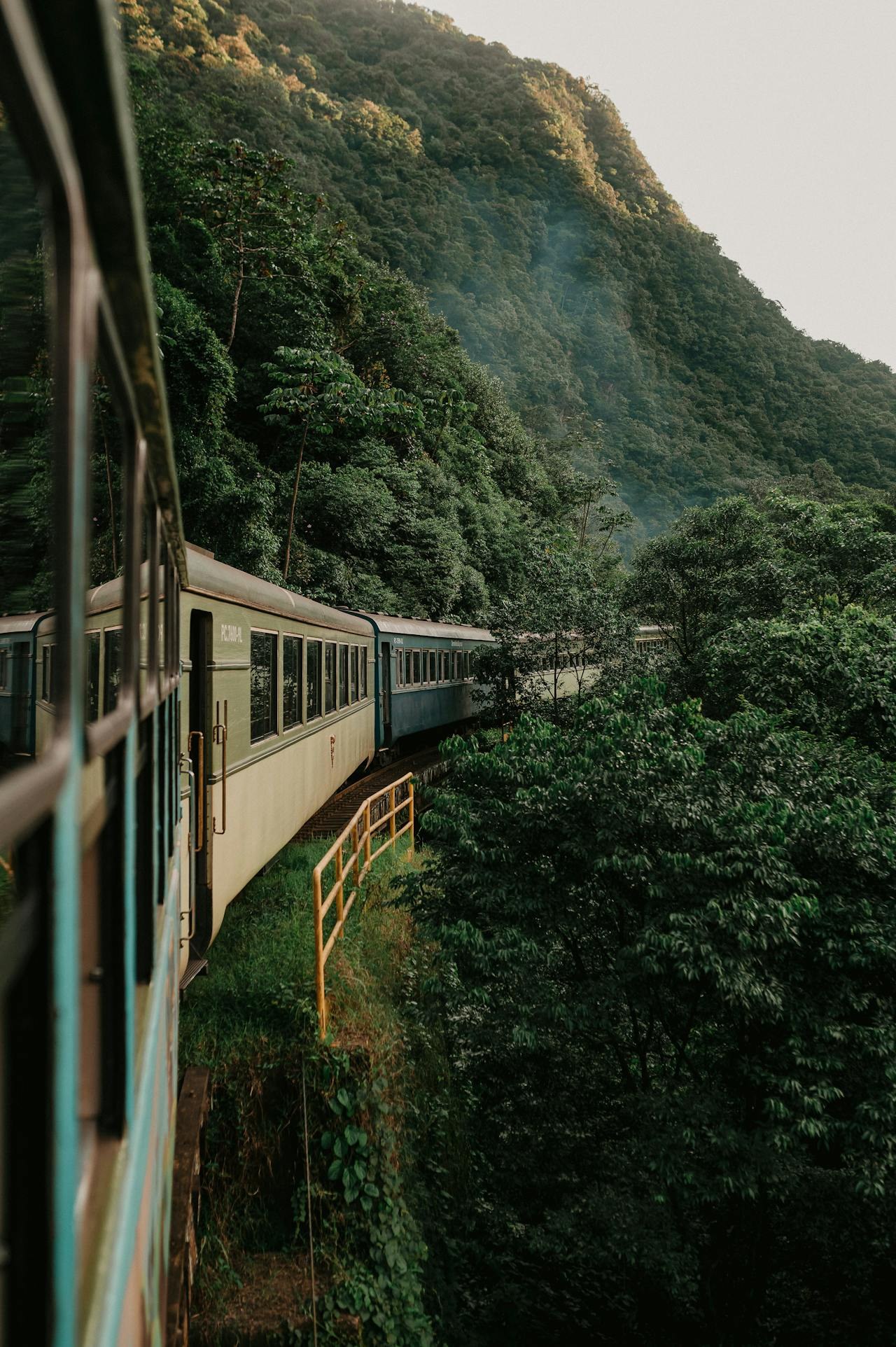 Serra Verde Express: Private Gold-Class Train to Curitiba