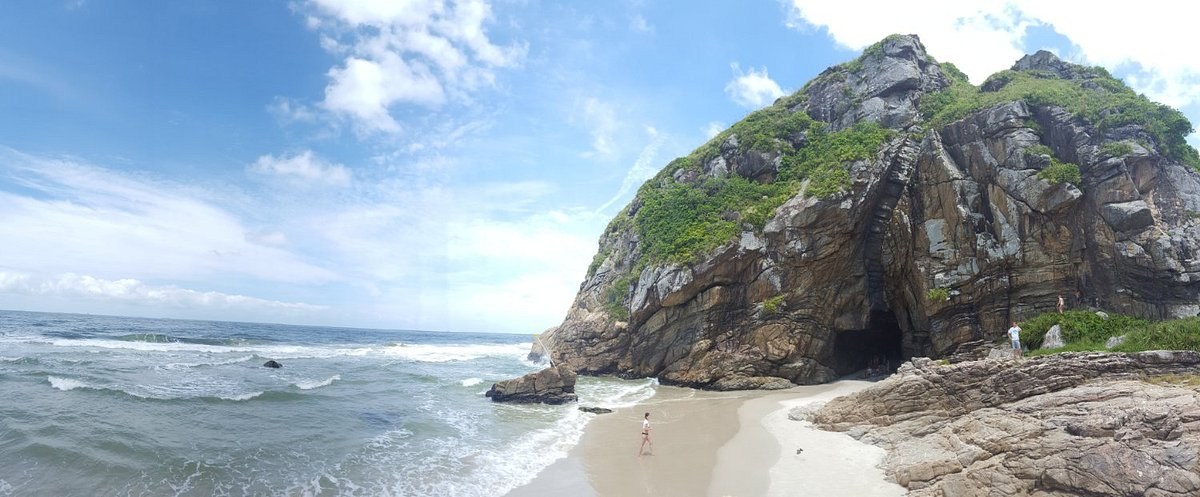 Ilha do Mel: Gruta das Encantadas & Lighthouse by Private Boat