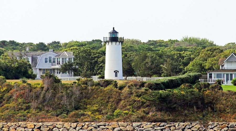 East Chop Lighthouse & Blufftop Panorama: Oak Bluffs' Hidden Crown