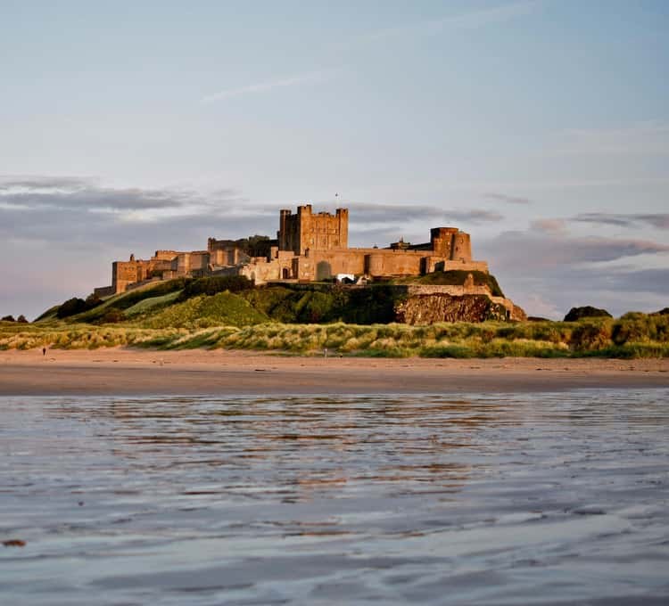 Coastal Kingdoms: Lindisfarne & Bamburgh Castle Private Day Tour