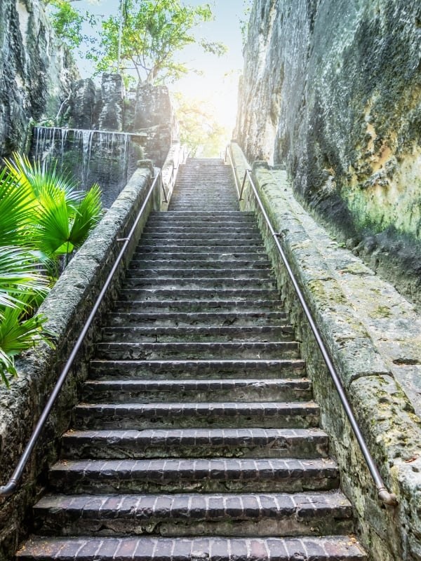 Nassau Historic Core: Queen's Staircase, Fort Charlotte & Junkanoo Museum