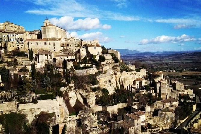 Luberon Perched Villages: Private Full-Day Tour – Gordes, Roussillon & Sénanque