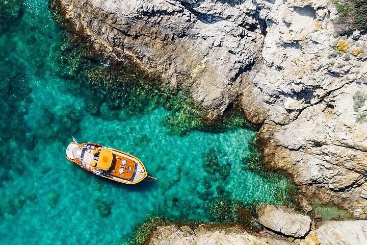 Private Sunset Gozzo Cruise: Elba Island's Secret Coves