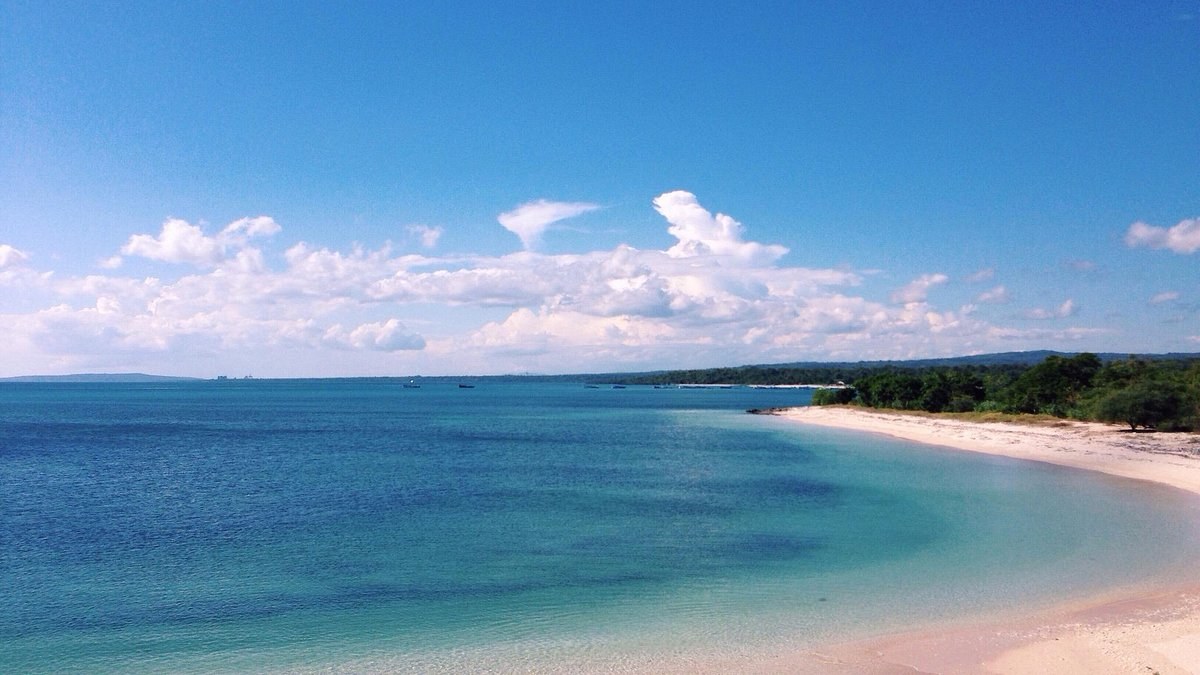 Tablolong Beach Coral Reef Snorkel & Private Sundowner