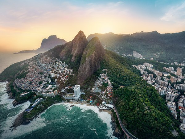 Favela Vidigal: Exclusive Art, Culture & Rooftop Panorama